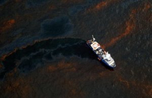 article_maree noire 2  EXPLOSION de la plateforme pétrolière DEEPWATER.jpg