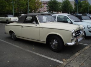 Peugeot 403.jpg