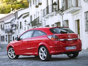 opel-astra-gtc1.jpg