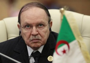 620028_algeria-s-president-bouteflika-listens-to-speech-of-libya-s-leader-gaddafi-at-the-start-o.jpg