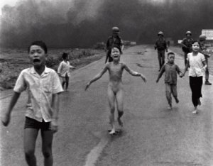 Kim_Phuc_napalm_Viet-Nam_small.jpg