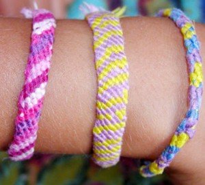 Bracelets-Bresiliens-300x270.jpg