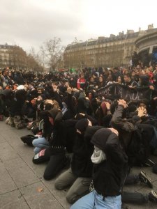 La france à Genoux.jpg