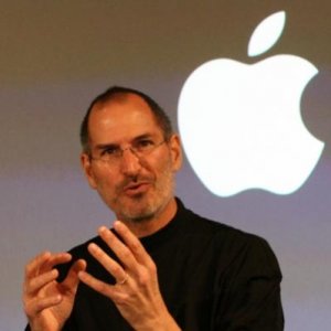 72327-steve-jobs-dieu-el-pere.jpg