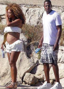 Beyonce-enceinte-bikini.jpg