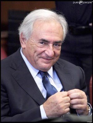 682557-dsk-tout-sourire-au-tribunal-deja-950x0-1.jpg