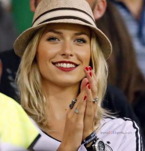 lena-gercke-euro-2012_02.jpg