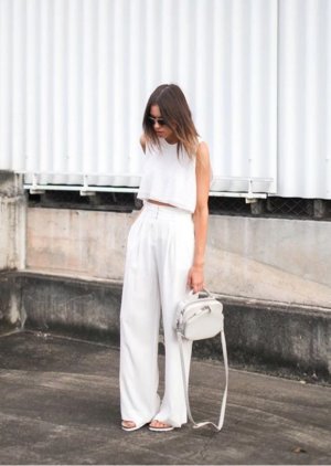 total-look-blanc-ete-pantalon-large-taille-haute.jpg