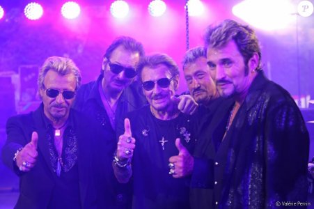 3069356-exclusif-johnny-hallyday-prend-la-pose-950x0-3.jpg