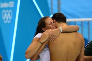 laure-manaudou-felicite-son-frere-florent-sacre-champion-olympique-sur-50-m-nage-libre-aux-jo-de.jpg