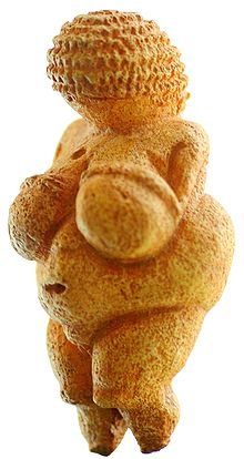 220px-Venus_von_Willendorf_01.jpg