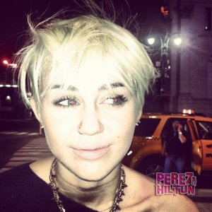 miley-cyrus-short-haircut-7.pbbig.jpg