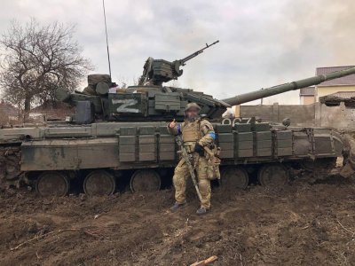 Ukranian T-64BV that was previously captured and used by DPR separatist forces and now re-capt...jpg