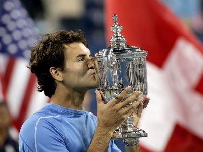 roger_federer_us_open_trophy.jpg