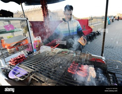 c-est-une-merguez-mouton-rouge-epicee-a-base-de-viande-ou-de-saucisse-fraiche-l-afrique-du-nor...jpg