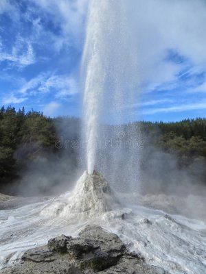 madame-knox-geyser-au-nouvelle-zélande-123662741.jpg