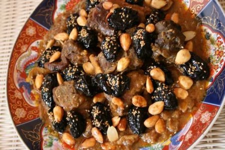 01-tajine-d-agneau-aux-pruneaux-et-amandes.jpg