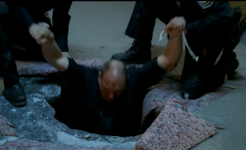 bellick_in_the_hole.png