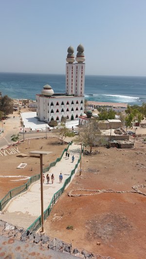 Mosquée de la divinité Ouakam.jpeg