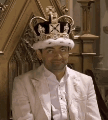 12_51_59_mr-bean-crown.gif