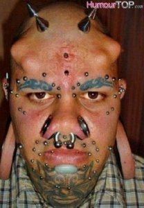 Tattoos_et_piercings_de_fou.jpg