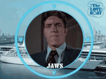 21_24_00_jaws-james-bond.gif