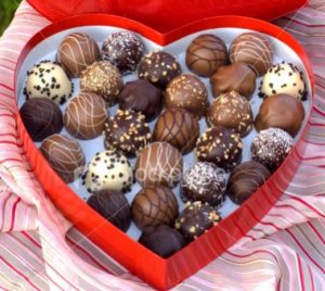 ist2_4997794-assorted-valentine-s-chocolates.jpg