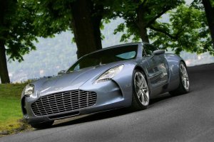 Aston_Martin_One_77_003.jpg