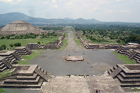 280px-View_from_Pyramide_de_la_luna.jpg