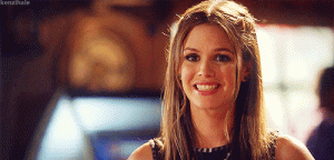 Rachel-Bilsons-Cute-Smile-On-Hart-Of-Dixie-Reaction-Gif.gif