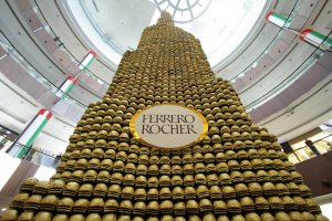 ferrero-rocher-pyramid-i7.JPG