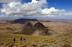 maroc-moyen-atlas-descente-du-mont-siroua-ef02374c-d7c8-40f4-9f56-84216e101cff.jpg