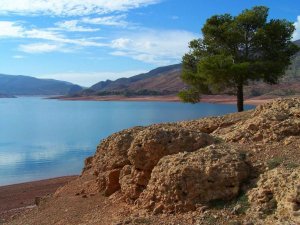 Lac_De_Bin_El_Ouidane__moyen_atlas_.jpg