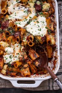 One-Pan-Four-Cheese-Drunken-Sun-Dried-Tomato-and-Spinach-Pasta-Bake-11.jpg