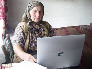 grandmother+at+computer.jpg